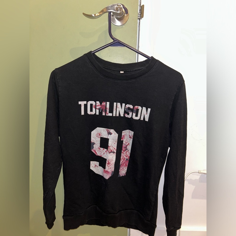 Louis Tomlinson ‘91 Crewneck